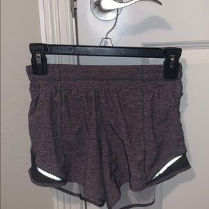 Lululemon Hotty Hot shorts 4”